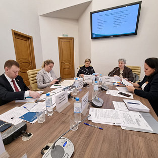 Развитие системы ранней помощи и внедрение протокола объявления диагноза обсудили в Новгородской области 